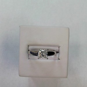 14k 4.3grams 1ct Princess Cut 