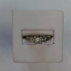 White Gold 14kt, Diamond ring, size 5 1/2 