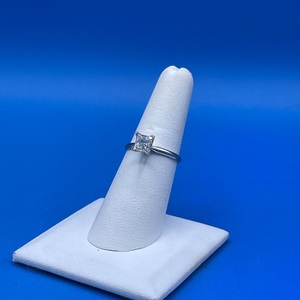 14kt  White Gold Ring size 7 .90 ctw