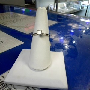  White Gold 14kt ring size 7