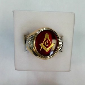  Yellow Gold 10kt Masonic ring size 9