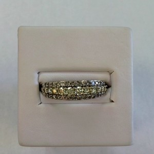 White Gold 14kt ring, 3 row of diamonds size 9 