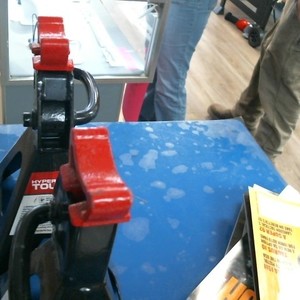 black red  auto jack stands