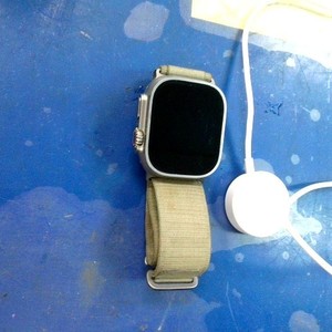 Apple  Ultra