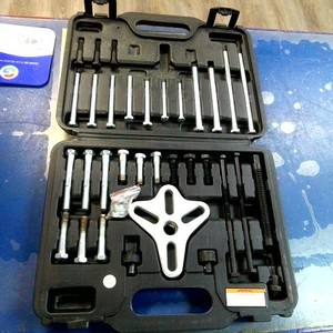 PITTSBURGH Bolt-Type Wheel Puller Set