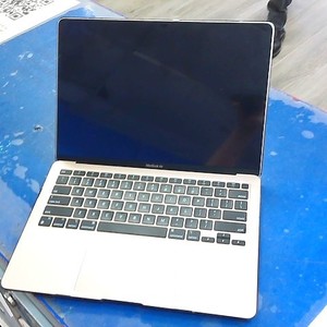 APPLE MACBOOK A2337 AIR