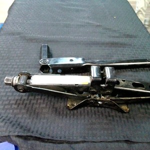 car jack w/handle