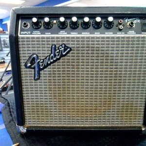 Fender Frontman 15R