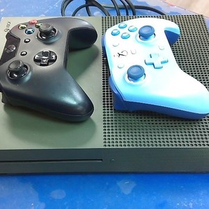 Microsoft Xbox One S 