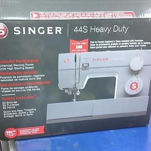 SINGER 44S HEAVY DUTY SEWING MACHINE