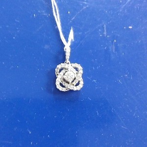 Kay "Center of Me" Pendant 10kt White Gold