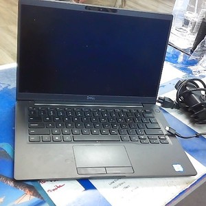 Dell  Latitude 7400