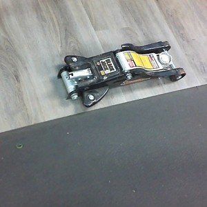 Black Jack 2 1/2 Ton Low Profile Service Jack