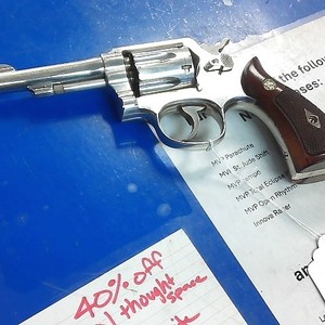 SMITH & WESSON 10