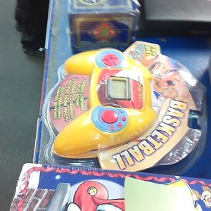 Deluxe Sports games basketball handheld