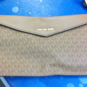 Michael Kors Maisie Large Wrstlet/Clutch