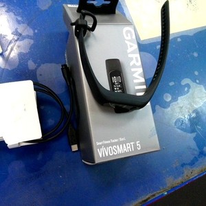Garmin vivosmart 5