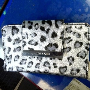 tahari WALLET
