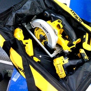 Dewalt 4 tool set with bag and batteries