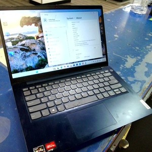 Lenovo AMD RYZEN7 5700