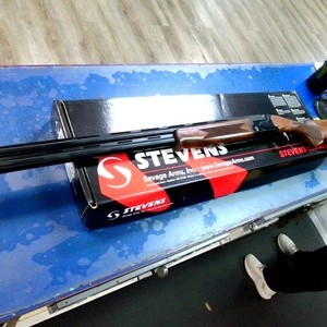 STEVENS 555 - 12 GAUGE SHOTGUN OVER/UNDER