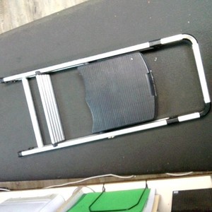 unbranded 2 step ladder