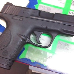 SMITH & WESSON shield