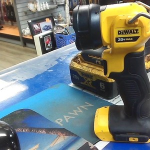 dewalt DCL040